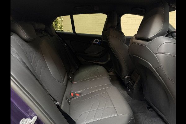 BMW 1-serie M135 300pk xDrive | Navi Prof | HUD | HK | 360 | 19" | Led | ACC | Blindspot | 100% Dealer Onderhouden!