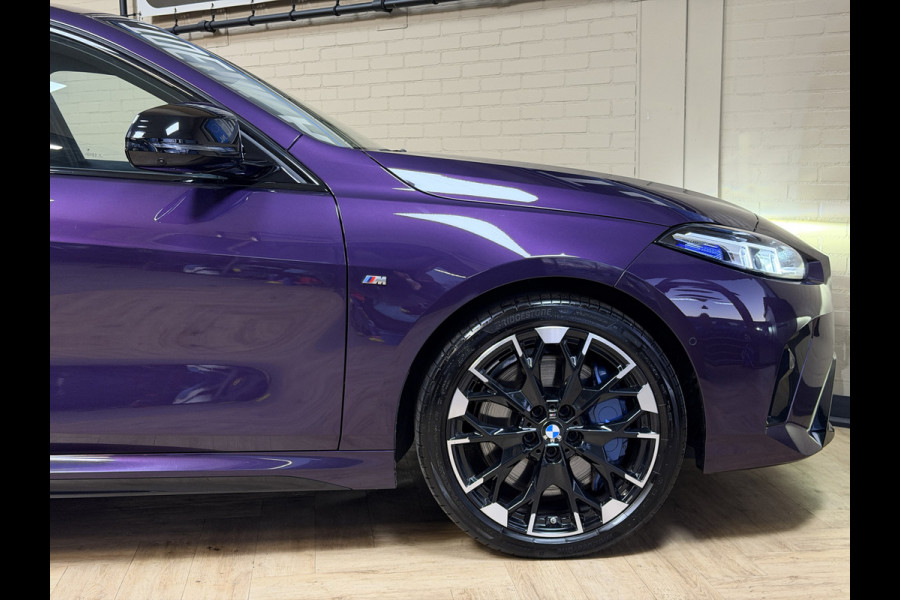 BMW 1-serie M135 300pk xDrive | Navi Prof | HUD | HK | 360 | 19" | Led | ACC | Blindspot | 100% Dealer Onderhouden!