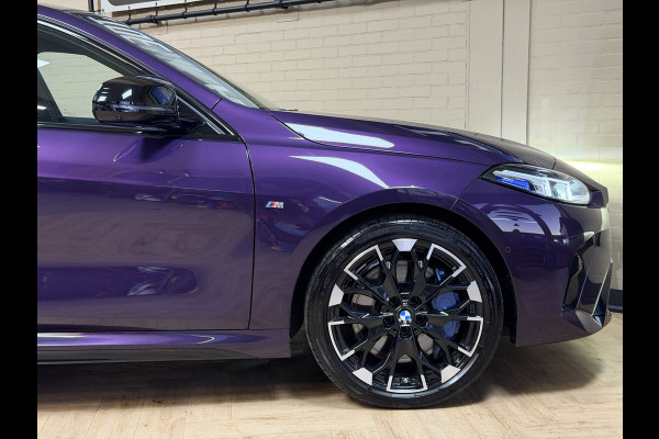BMW 1-serie M135 300pk xDrive | Navi Prof | HUD | HK | 360 | 19" | Led | ACC | Blindspot | 100% Dealer Onderhouden!