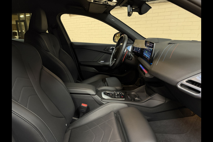 BMW 1-serie M135 300pk xDrive | Navi Prof | HUD | HK | 360 | 19" | Led | ACC | Blindspot | 100% Dealer Onderhouden!