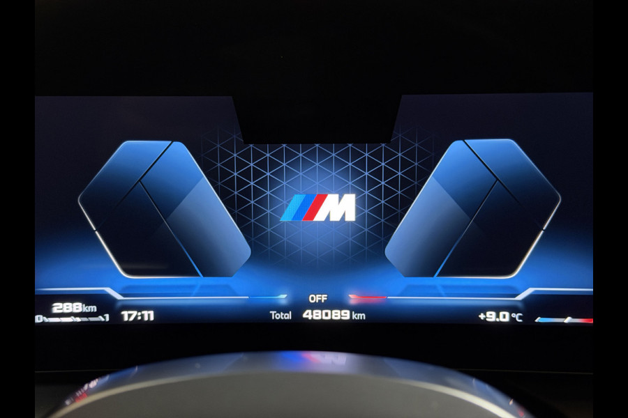 BMW 1-serie M135 300pk xDrive | Navi Prof | HUD | HK | 360 | 19" | Led | ACC | Blindspot | 100% Dealer Onderhouden!