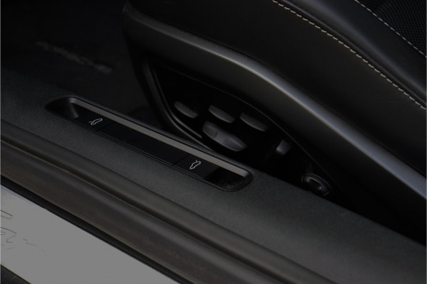 Porsche 911 992 450PK 3.0 Carrera 4 S **4w Steering/Schuif-kantel/Sport-uitlaat/Sport-Stoelen/Sportchrono/Ventilatie**