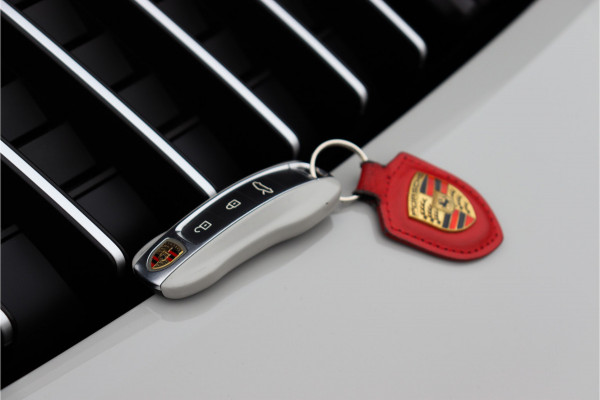 Porsche 911 992 450PK 3.0 Carrera 4 S **4w Steering/Schuif-kantel/Sport-uitlaat/Sport-Stoelen/Sportchrono/Ventilatie**