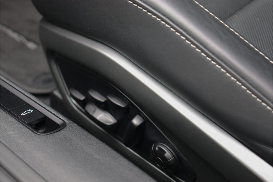 Porsche 911 992 450PK 3.0 Carrera 4 S **4w Steering/Schuif-kantel/Sport-uitlaat/Sport-Stoelen/Sportchrono/Ventilatie**