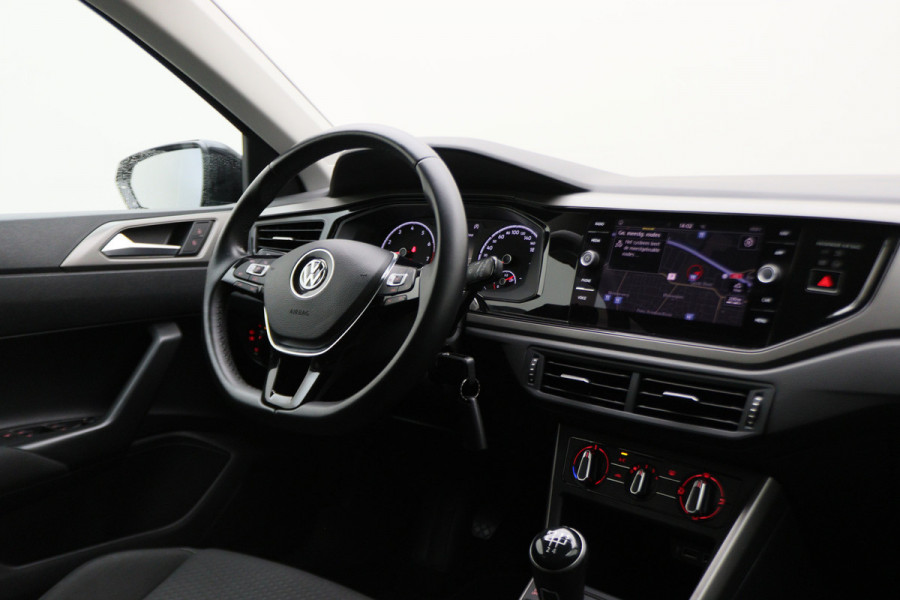 Volkswagen Polo 1.0 TSI Comfortline Business LED, Apple Carplay, ACC, Afn. Trekhaak, 15"