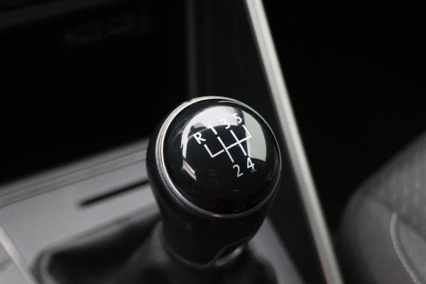 Volkswagen Polo 1.0 TSI Comfortline Business LED, Apple Carplay, ACC, Afn. Trekhaak, 15"