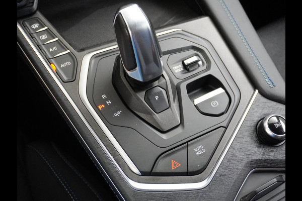 Lynk & Co 01 1.5 PHEV AUT-7 261pk Pano-Schuifdak Lmv 20" 360°Camera Apple Carplay Android Auto Adap.Cruise Navi Pdc Ecc Keyless Led Plug-In H Elek.Memory.Stoel File assistent Dodehoek detector Elektrisch bedienbare achterklep Rijstrooksensor Wifi Verkeersbord detectie 425Nm koppel 3,7kw laadvermogen €44.882 Nieuwprijs 1e Eigenaar Origineel NLse auto!