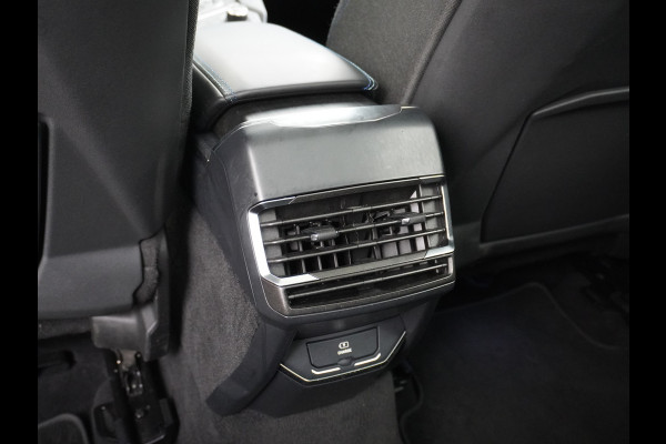 Lynk & Co 01 1.5 PHEV AUT-7 261pk Pano-Schuifdak Lmv 20" 360°Camera Apple Carplay Android Auto Adap.Cruise Navi Pdc Ecc Keyless Led Plug-In H Elek.Memory.Stoel File assistent Dodehoek detector Elektrisch bedienbare achterklep Rijstrooksensor Wifi Verkeersbord detectie 425Nm koppel 3,7kw laadvermogen €44.882 Nieuwprijs 1e Eigenaar Origineel NLse auto!