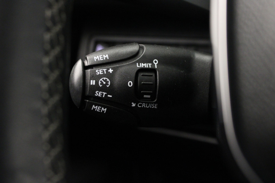 Peugeot 3008 1.2 PureTech Blue Lease Premium