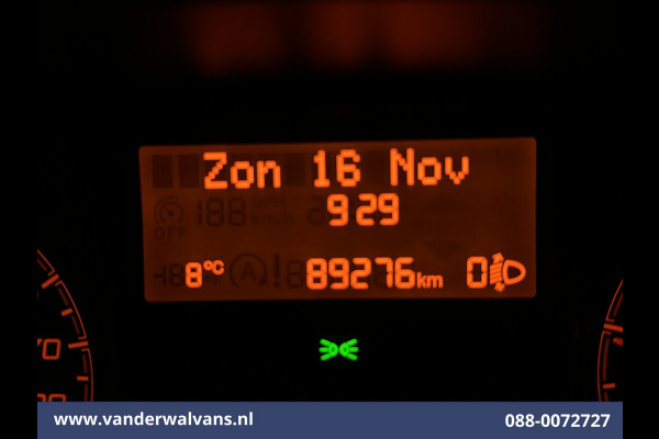 Peugeot Boxer 2.2 BlueHDi 141pk Bakwagen Laadklep Euro6 Airco | Cruisecontrol | 985kg laadvermogen Bijrijdersbank.