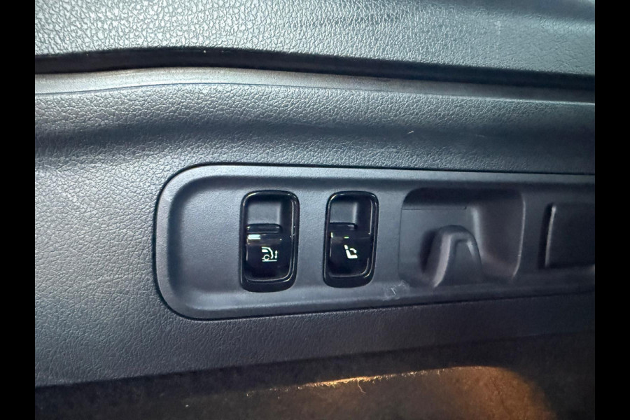 Mercedes-Benz GLC 300e 4MATIC AMG Line Full spec