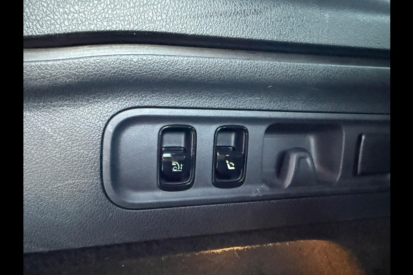 Mercedes-Benz GLC 300e 4MATIC AMG Line Full spec