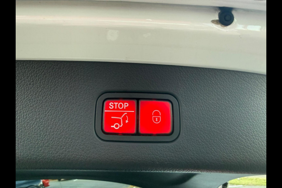 Mercedes-Benz GLC 300e 4MATIC AMG Line Full spec