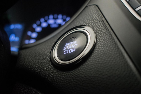 Hyundai i20 1.0 T-GDI Premium [ Keyless Camera Carplay Trekhaak LED DAB Climate Control ]