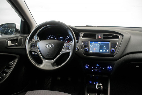 Hyundai i20 1.0 T-GDI Premium [ Keyless Camera Carplay Trekhaak LED DAB Climate Control ]