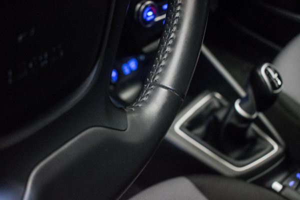 Hyundai i20 1.0 T-GDI Premium [ Keyless Camera Carplay Trekhaak LED DAB Climate Control ]