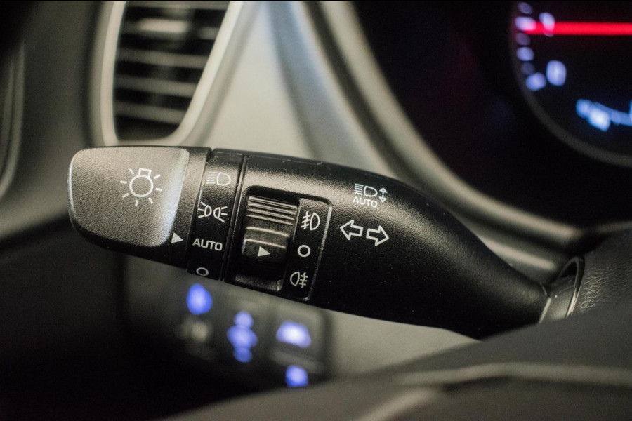 Hyundai i20 1.0 T-GDI Premium [ Keyless Camera Carplay Trekhaak LED DAB Climate Control ]