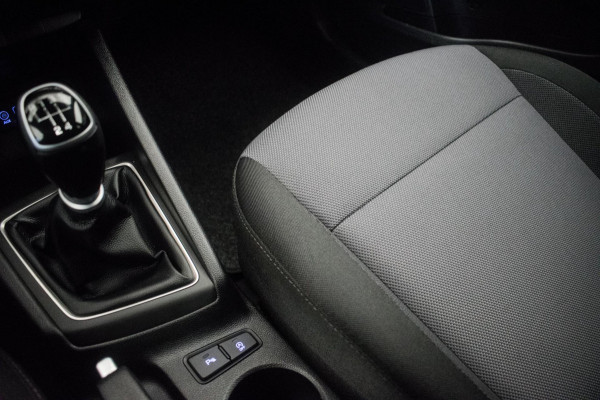 Hyundai i20 1.0 T-GDI Premium [ Keyless Camera Carplay Trekhaak LED DAB Climate Control ]