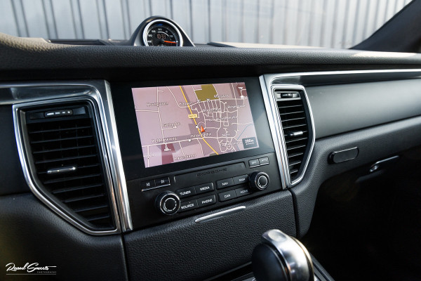 Porsche Macan 2.0 | Panorama dak | Luchtvering | Memory | Bose | Cruise control |