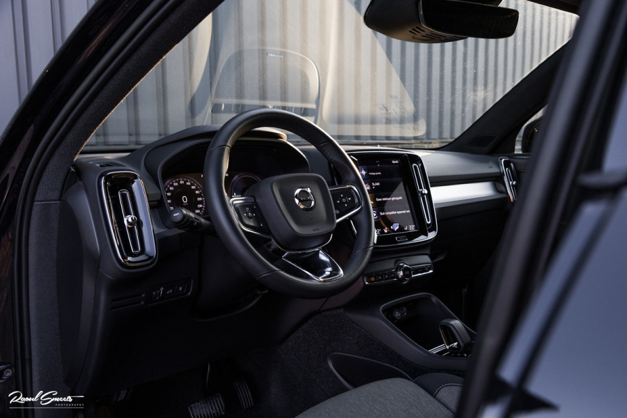 Volvo XC40 1.5 T5 Plug-in hybrid Plus Dark | Adaptieve cruise | Harman Kardon | Memory | Blis |