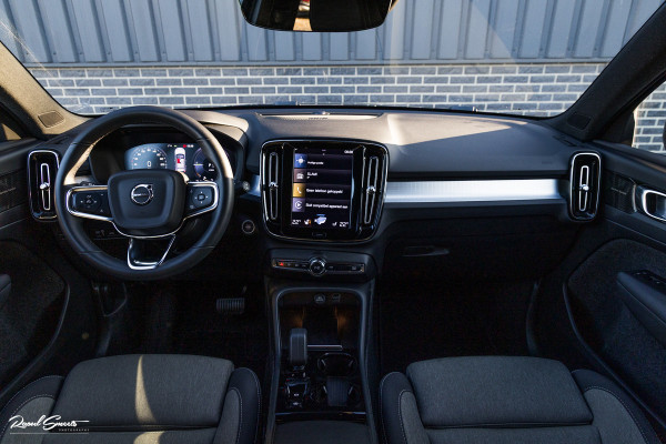 Volvo XC40 1.5 T5 Plug-in hybrid Plus Dark | Adaptieve cruise | Harman Kardon | Memory | Blis |