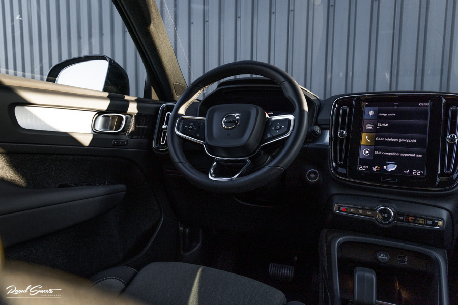 Volvo XC40 1.5 T5 Plug-in hybrid Plus Dark | Adaptieve cruise | Harman Kardon | Memory | Blis |