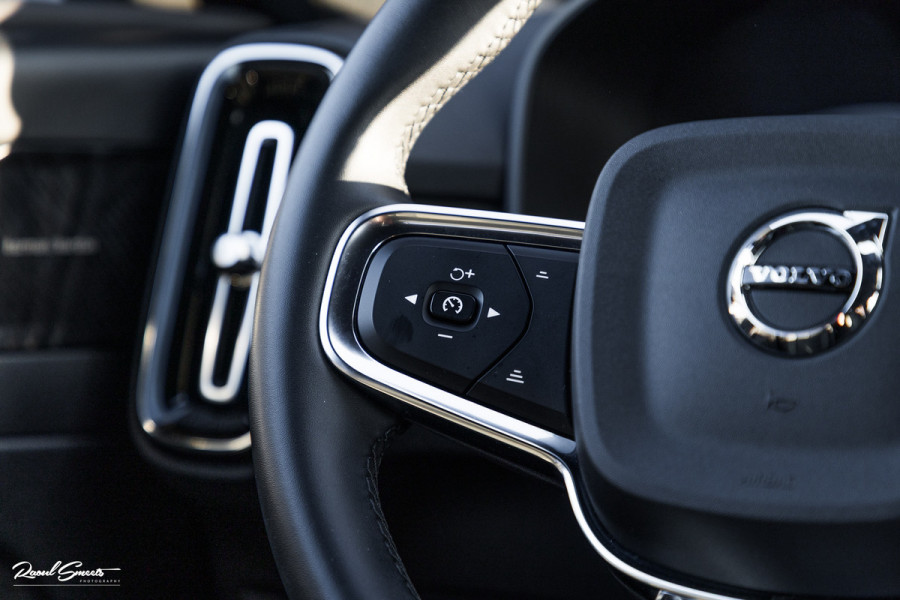 Volvo XC40 1.5 T5 Plug-in hybrid Plus Dark | Adaptieve cruise | Harman Kardon | Memory | Blis |