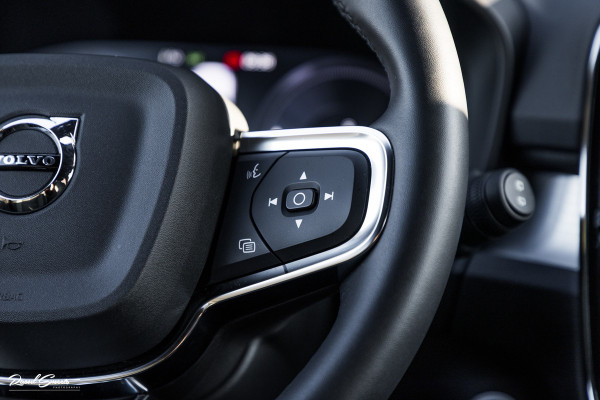 Volvo XC40 1.5 T5 Plug-in hybrid Plus Dark | Adaptieve cruise | Harman Kardon | Memory | Blis |