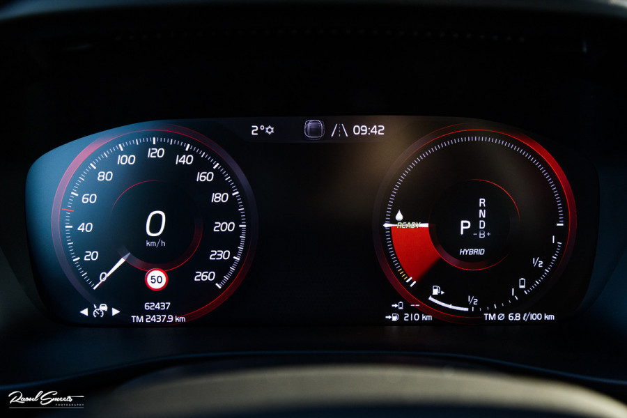 Volvo XC40 1.5 T5 Plug-in hybrid Plus Dark | Adaptieve cruise | Harman Kardon | Memory | Blis |