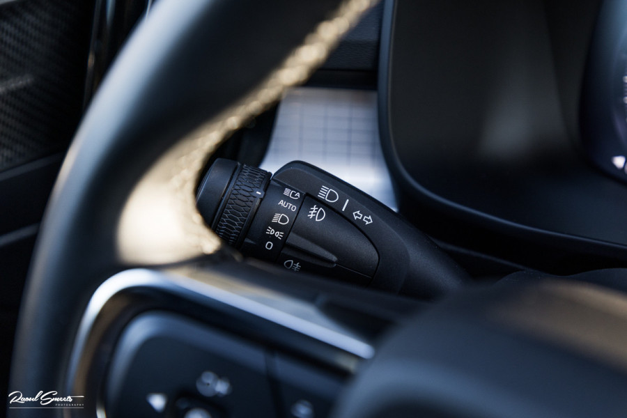 Volvo XC40 1.5 T5 Plug-in hybrid Plus Dark | Adaptieve cruise | Harman Kardon | Memory | Blis |