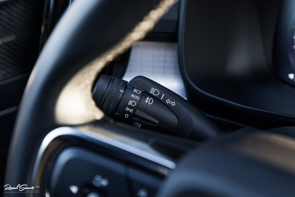 Volvo XC40 1.5 T5 Plug-in hybrid Plus Dark | Adaptieve cruise | Harman Kardon | Memory | Blis |