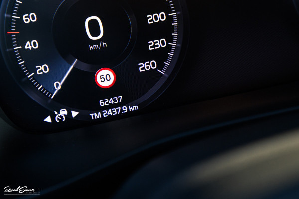 Volvo XC40 1.5 T5 Plug-in hybrid Plus Dark | Adaptieve cruise | Harman Kardon | Memory | Blis |