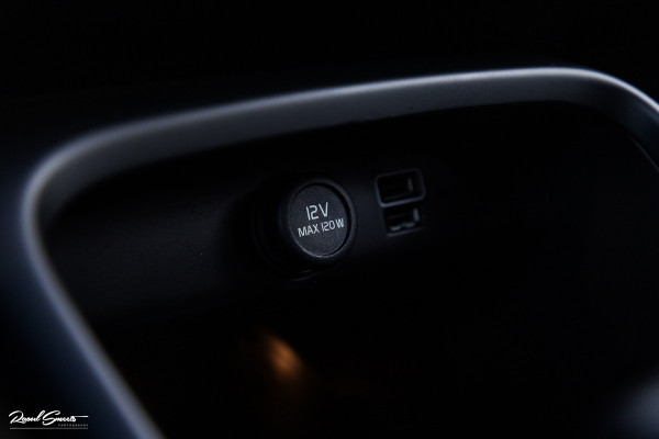 Volvo XC40 1.5 T5 Plug-in hybrid Plus Dark | Adaptieve cruise | Harman Kardon | Memory | Blis |