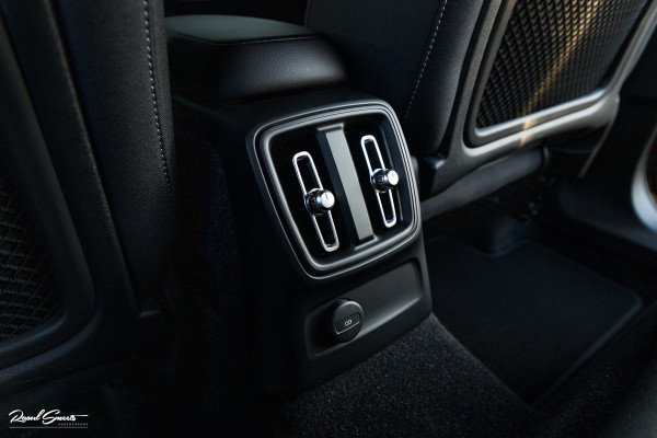 Volvo XC40 1.5 T5 Plug-in hybrid Plus Dark | Adaptieve cruise | Harman Kardon | Memory | Blis |