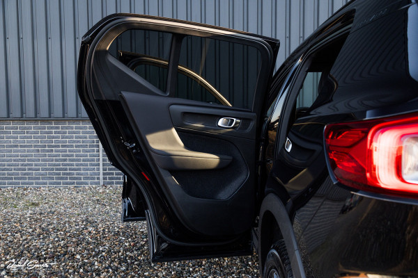 Volvo XC40 1.5 T5 Plug-in hybrid Plus Dark | Adaptieve cruise | Harman Kardon | Memory | Blis |