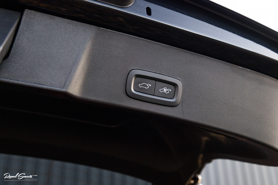 Volvo XC40 1.5 T5 Plug-in hybrid Plus Dark | Adaptieve cruise | Harman Kardon | Memory | Blis |