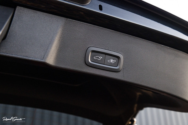 Volvo XC40 1.5 T5 Plug-in hybrid Plus Dark | Adaptieve cruise | Harman Kardon | Memory | Blis |