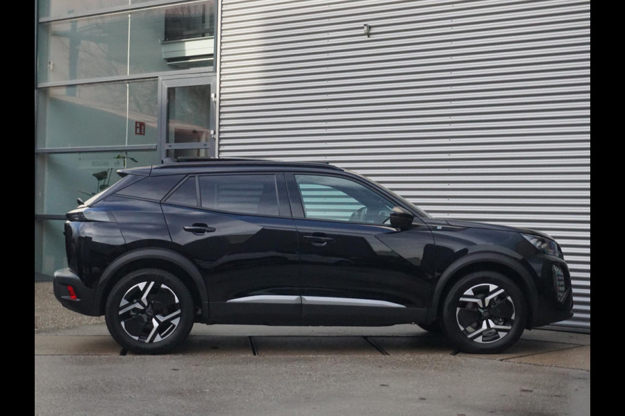 Peugeot e-2008 EV GT 54 kWh | Panorama schuifdak dak |  Warmtepomp | Gripcontrol | All seasonbanden |