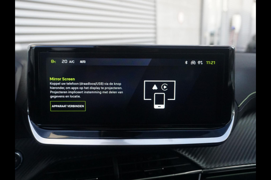 Peugeot e-2008 EV GT 54 kWh | Panorama schuifdak dak |  Warmtepomp | Gripcontrol | All seasonbanden |