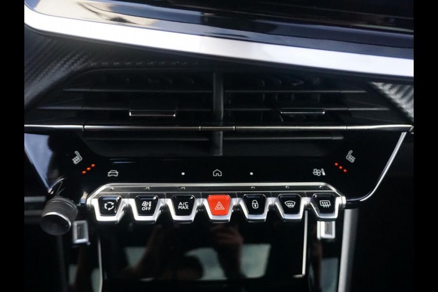 Peugeot e-2008 EV GT 54 kWh | Panorama schuifdak dak |  Warmtepomp | Gripcontrol | All seasonbanden |