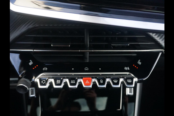 Peugeot e-2008 EV GT 54 kWh | Panorama schuifdak dak |  Warmtepomp | Gripcontrol | All seasonbanden |