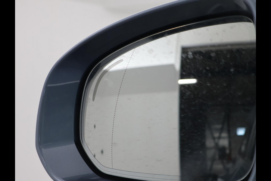 Volvo XC60 2.0 T8 TWIN ENGINE 390 PK INSCRIPTION + TREKHAAK | PANORAMA | LEDER | CARPLAY | 19 INCH | CAMERA