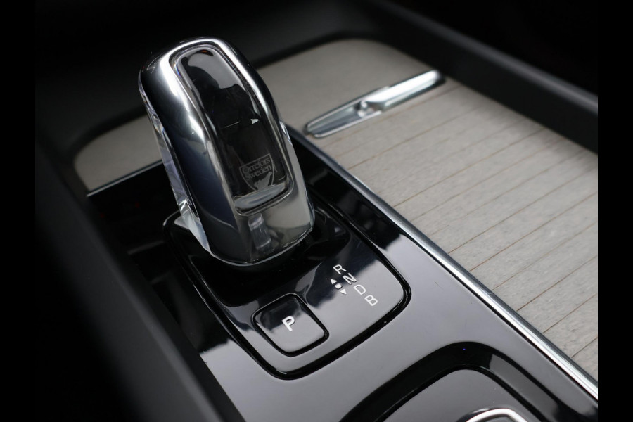 Volvo XC60 2.0 T8 TWIN ENGINE 390 PK INSCRIPTION + TREKHAAK | PANORAMA | LEDER | CARPLAY | 19 INCH | CAMERA