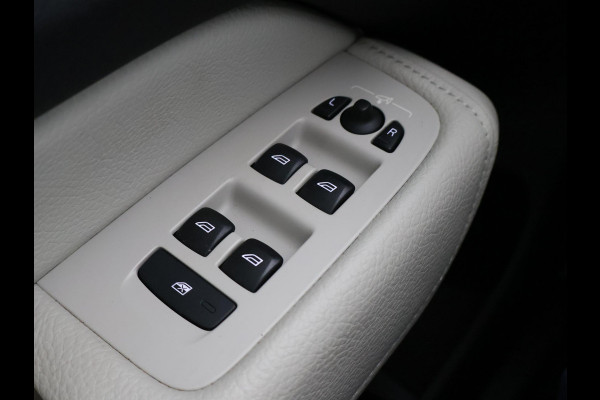 Volvo XC60 2.0 T8 TWIN ENGINE 390 PK INSCRIPTION + TREKHAAK | PANORAMA | LEDER | CARPLAY | 19 INCH | CAMERA