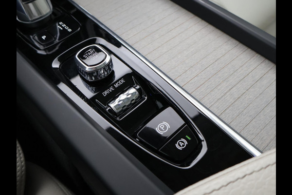 Volvo XC60 2.0 T8 TWIN ENGINE 390 PK INSCRIPTION + TREKHAAK | PANORAMA | LEDER | CARPLAY | 19 INCH | CAMERA