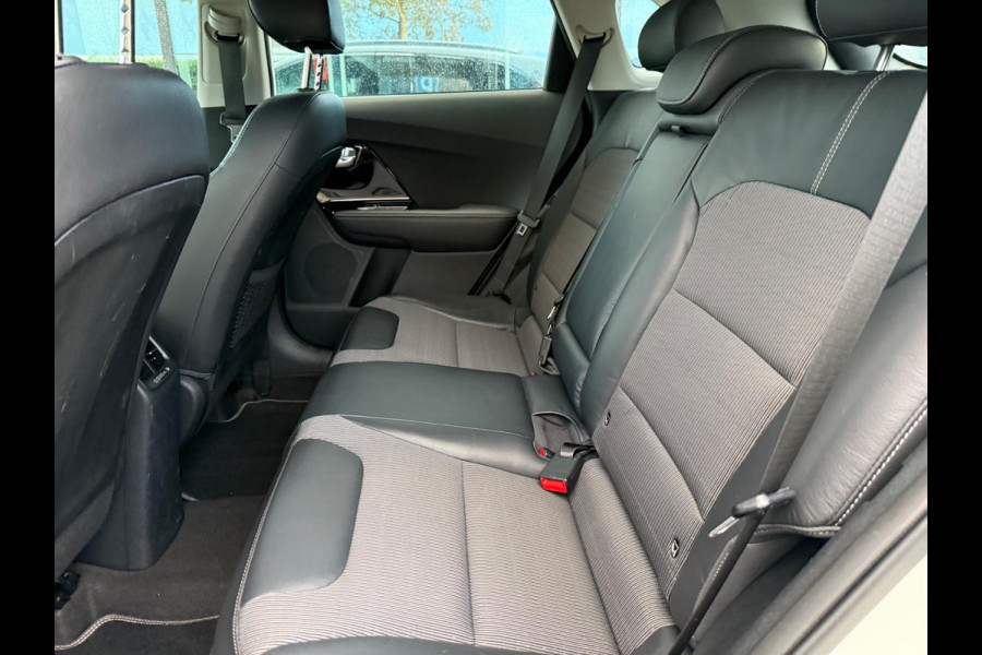 Kia Niro 1.6 GDi Hybrid First Edition - Half Leder - Navi - Trekhaak - Climate - Org.NL