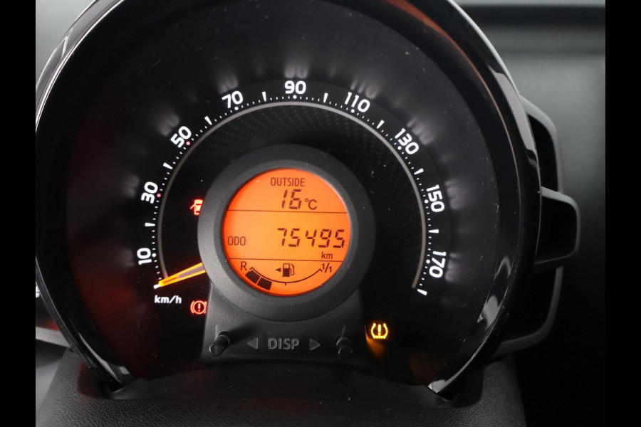 Toyota Aygo 1.0 VVT-i X-PLAY CAMERA CARPLAY NAVI GARANTIE 2029 AIRCO. VOLLEDIG ONDERHOUDEN