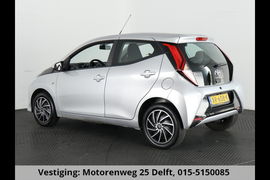 Toyota Aygo 1.0 VVT-i X-PLAY CAMERA CARPLAY NAVI GARANTIE 2029 AIRCO. VOLLEDIG ONDERHOUDEN