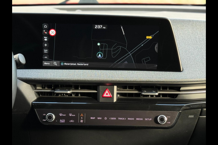 Kia Ev6 Air AUTOMAAT 58 kWh, 1 e eigenaar, SOH 96,3 %, achteruitrijcamera, luxe uitvoering,Origineel Nederlandse auto met nap