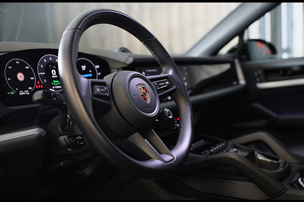 Porsche Cayenne Coupé 3.0 S E-Hybrid / 519 Pk / Head Up / 360 Camera / Acc / SportDesign / Luchtvering / Sport Chrono / Pano / 21